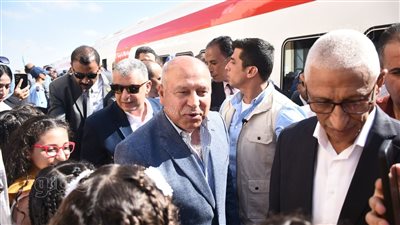 بعد وصول القطارات لبئر العبد، وزير النقل: ندعو المصريين والأجانب للاستثمار في سيناء (فيديو)