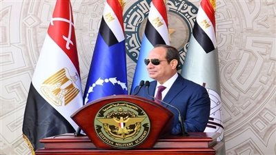السيسي يشهد فعاليات تفتيش حرب الفرقة السادسة المدرعة بالجيش الثاني الميداني.. ويؤكد: عقيدة القوات المسلحة الحفاظ على مقدرات الدولة وحماية حدودها.. ليس لدينا أجندة خفية وهدفنا العيش في سلام داخل حدودنا