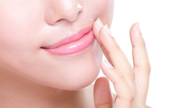 طرق العناية بالشفاه