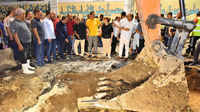 إصلاح خط طرد مياه