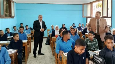 مدير تعليم دمياط يتفقد مدارس كفر البطيخ 