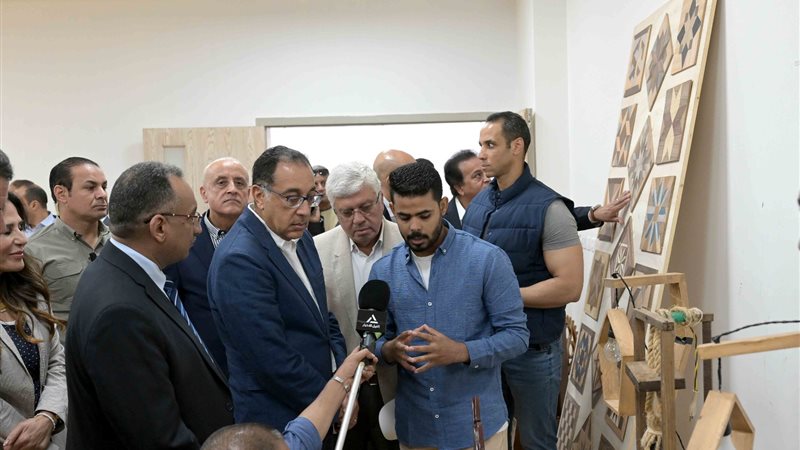 رئيس الوزراء يتفقد