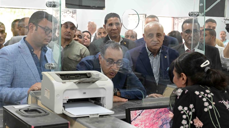 رئيس الوزراء يزور