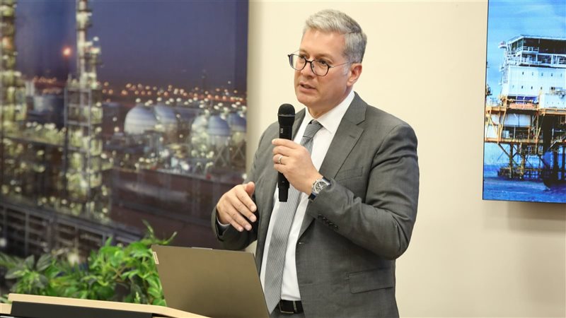 المهندس كريم بدوي،فيتو
