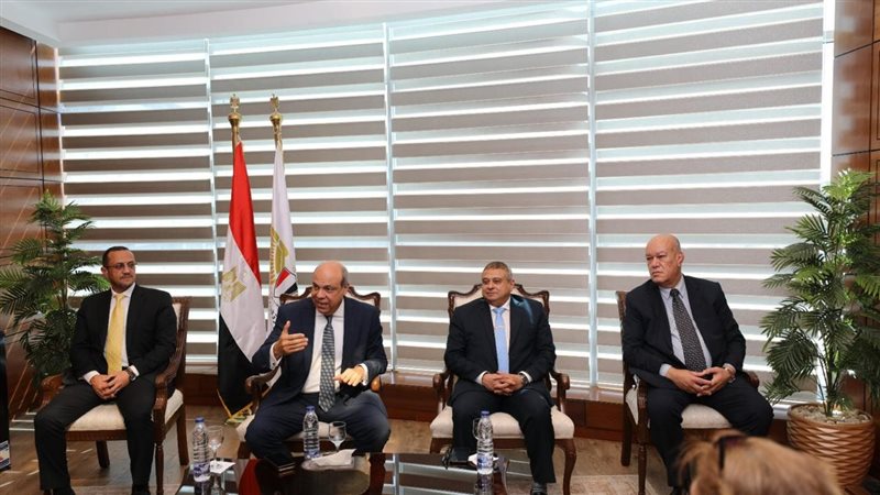 وزير الطيران المدني