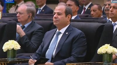 السيسي يشاهد الفيلم التسجيلي 