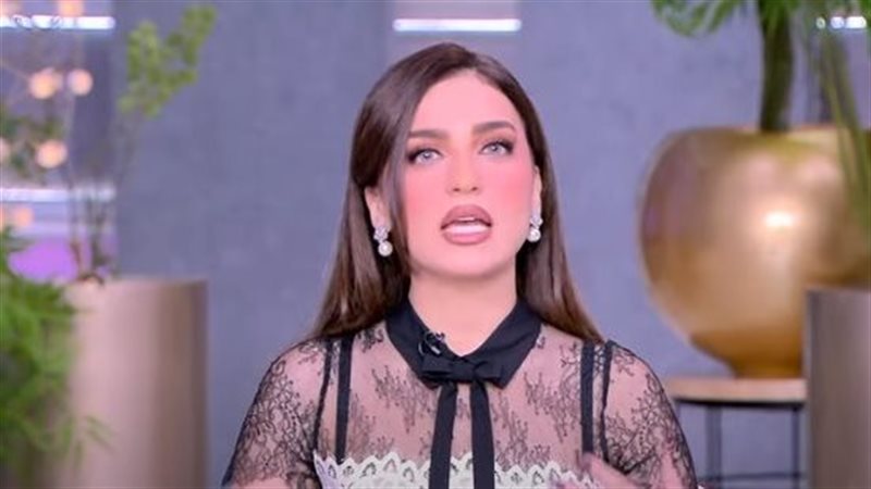 ياسمين عز