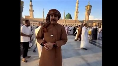 زعم منعه من الصلاة في الروضة الشريفة، عبد الله بالخير يثير الغضب بالسعودية (فيديو)