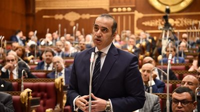 وزير الشئون النيابية يستعرض جهود الحكومة فى ملف الصناعة وحل مشكلة المصانع المتعثرة 