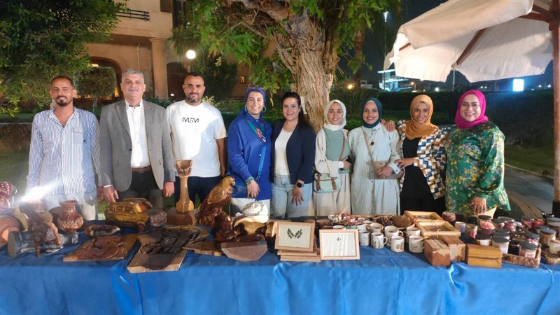 المشاركون في المعرض