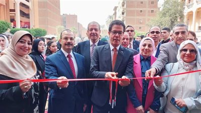بمشاركة 30 شركة، افتتاح الملتقى التوظيفى الأول بـ تجارة بنها 