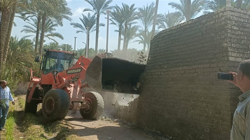 إزالة 83 حالة تعد