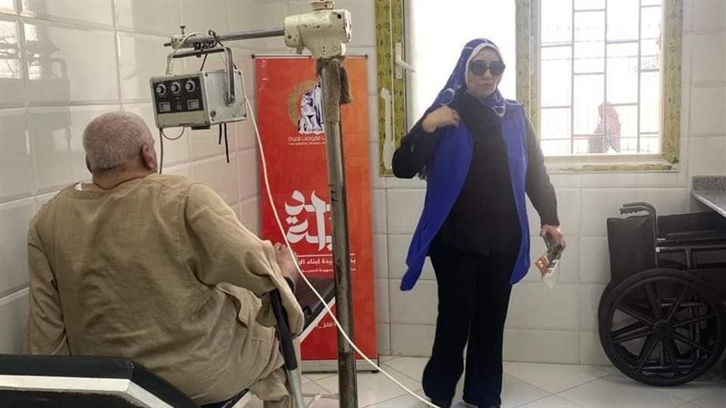 الكشف على الاهالي