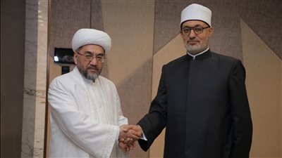 مفتي الجمهورية ونظيره الأوزبكستي يؤكدان أهمية تعزيز الحوار بين الأديان والثقافات