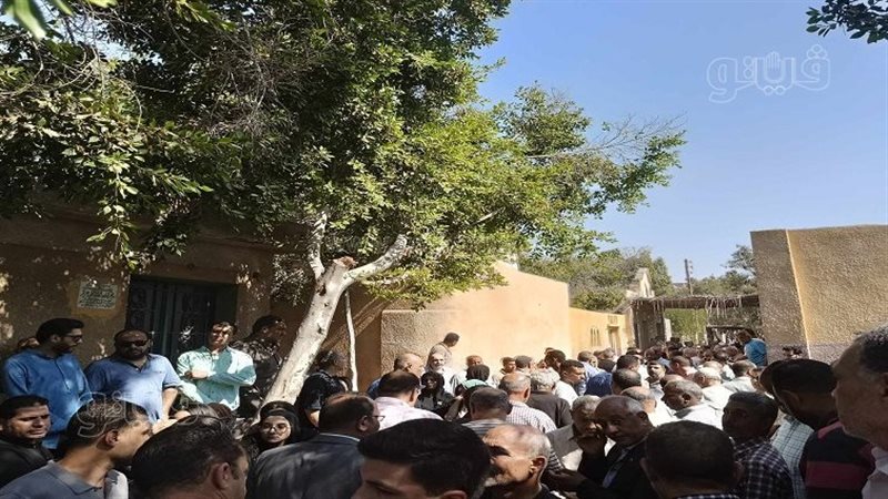 مشاهد مؤثرة من جنازة