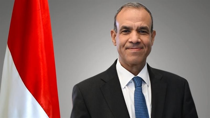 الدكتور بدر عبد العاطى