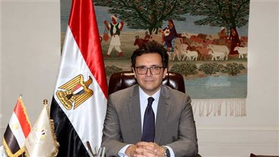 وزير الثقافة يصل إلى الشارقة للمشاركة في مؤتمر الذكاء الاصطناعي واللغويات