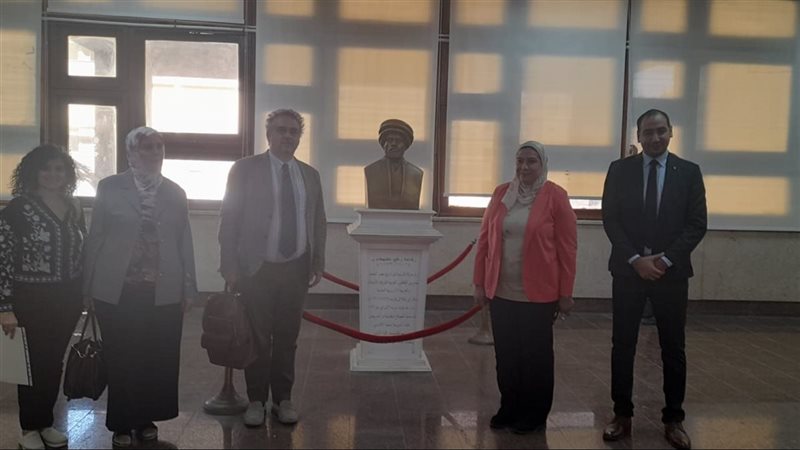 جامعة عين شمس، فيتو