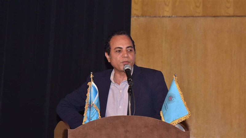 الكاتب الصحفي جمال