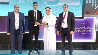وزير التعليم يهنئ طالبا بمدرسة المتفوقين بالدقهلية لفوزه في مسابقة 