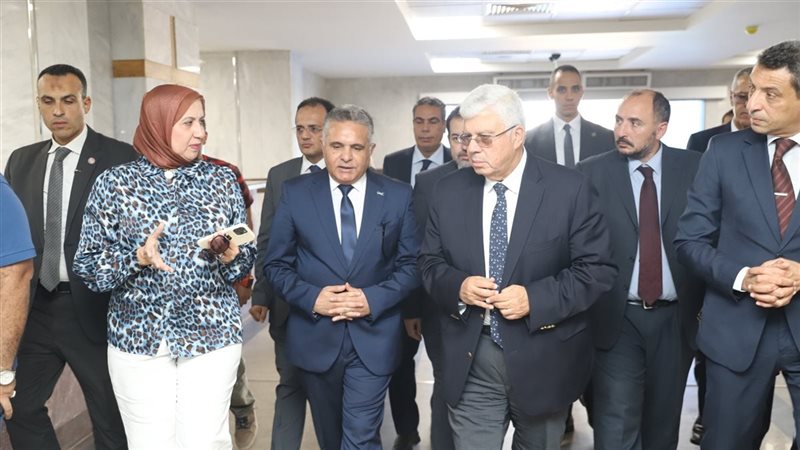 تفقد وزير التعليم