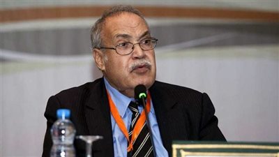 13 عاما على وفاة فيلسوف التجديد حسن حنفي، أوصى بأن يطوف جثمانه بجامعة القاهرة