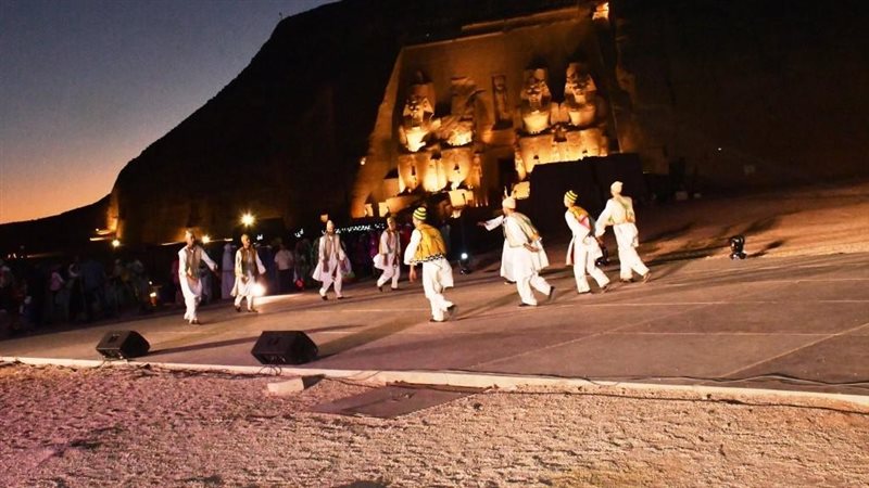 استعراضات في معبدي