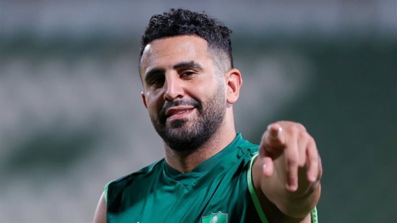 رياض محرز، فيتو 