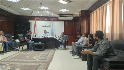 محلية إسنا بالأقصر تتابع مشروعات حياة كريمة 