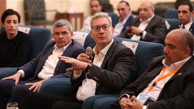 تصريحات وزير البترول عن الطاقة المتجددة في مؤتمر موك تثير الجدل 