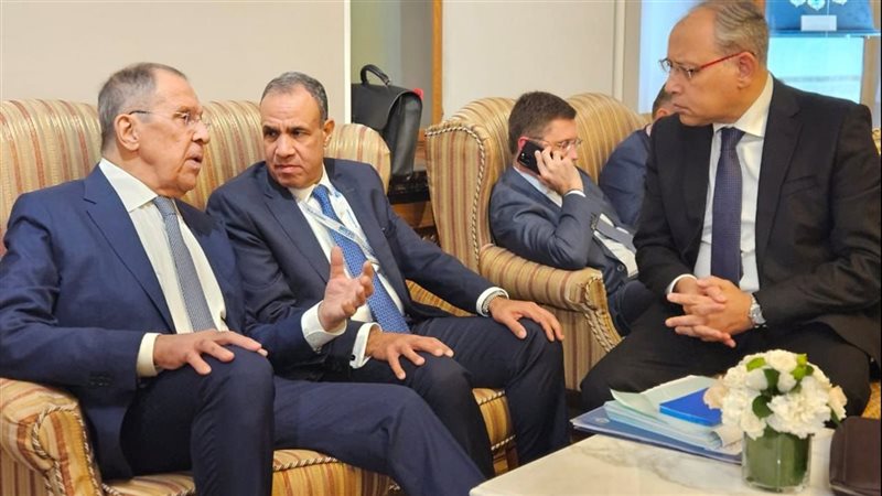 وزير الخارجية ونظيرة