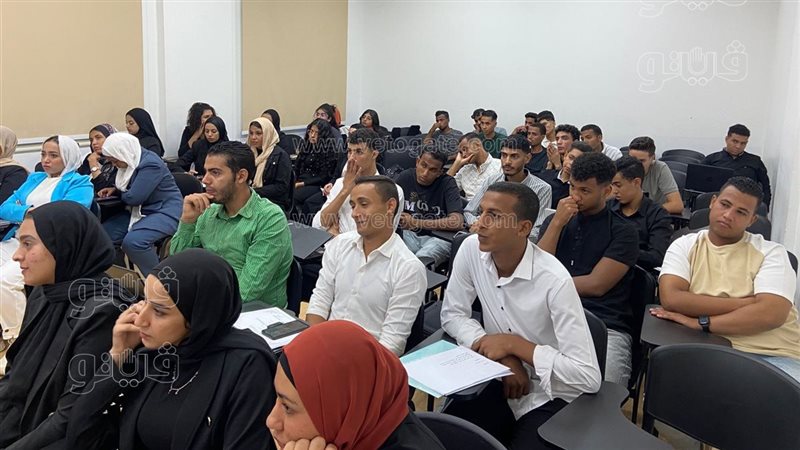 طلاب جامعة طيبة في