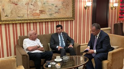 وزير الشباب والرياضة يلتقي بعثات الفرق المشاركة بكأس السوبر المصري بالإمارات (صور)