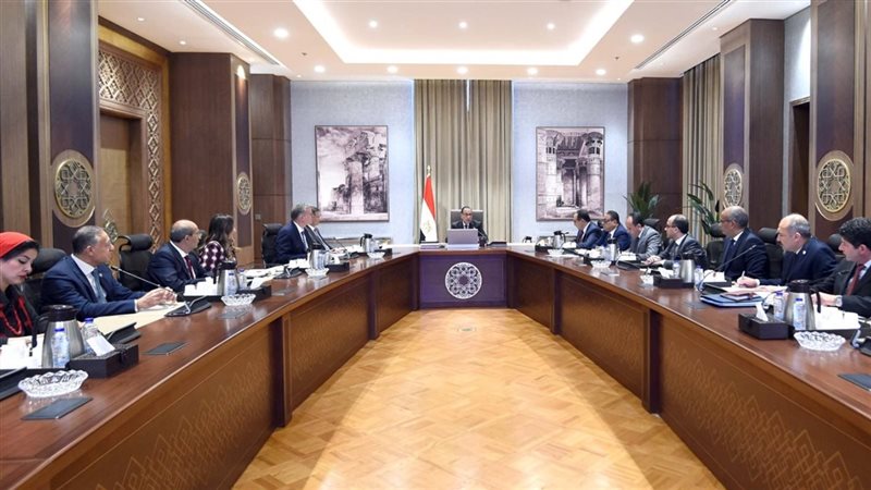 رئيس الوزراء يتابع