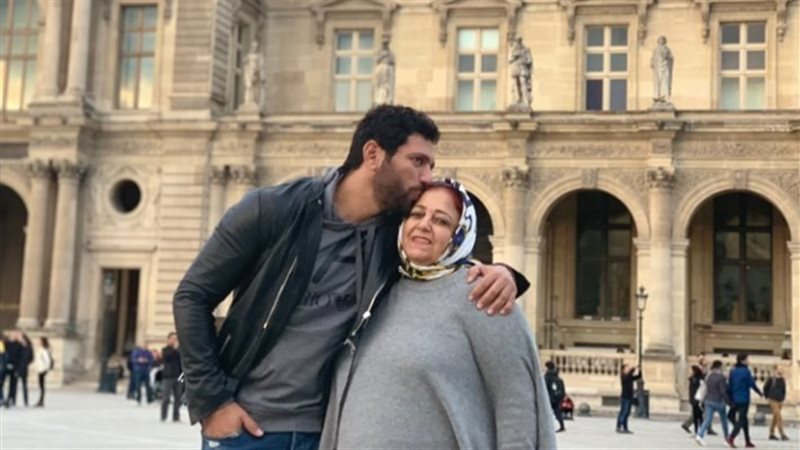 حسن الرداد ووالدته