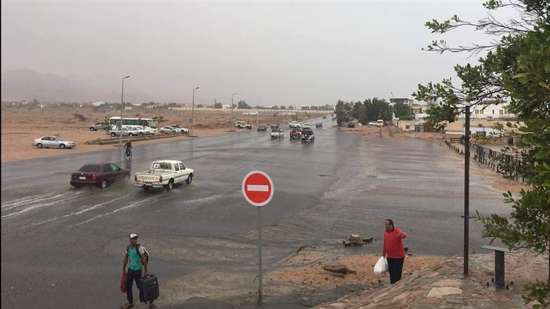 سقوط أمطار فى مدينة