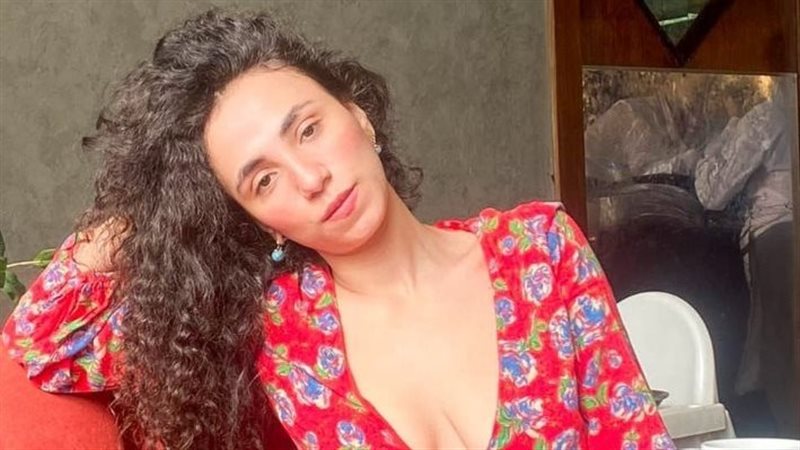 الفنانة زينب غريب