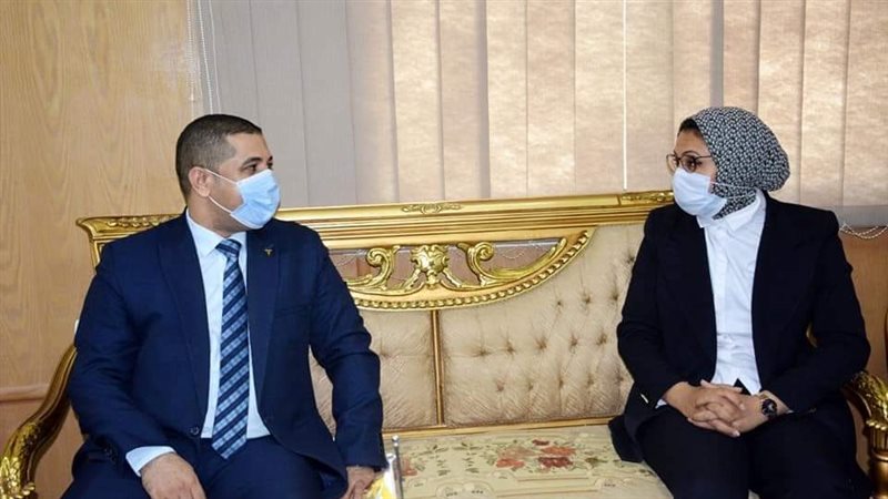 حنان مجدي تلتقي رئيس
