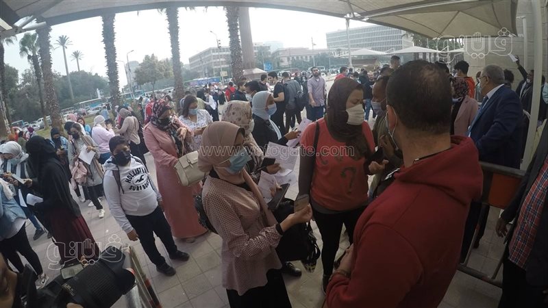 تطعيم الطلاب بجامعة