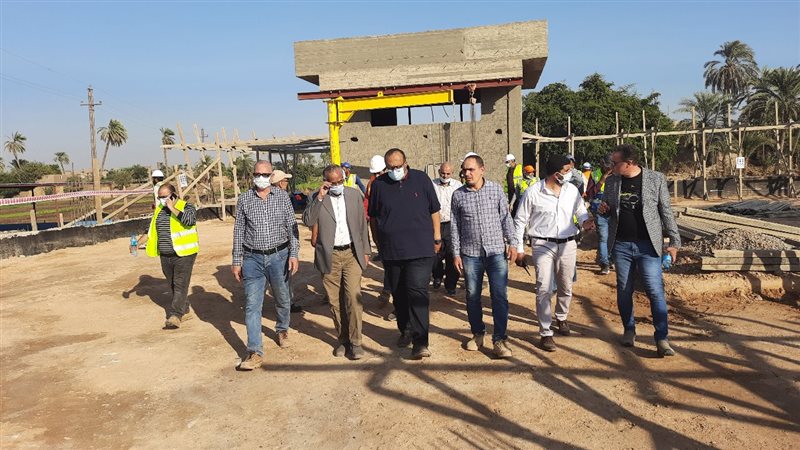 رئيس مياه سوهاج يتفقد