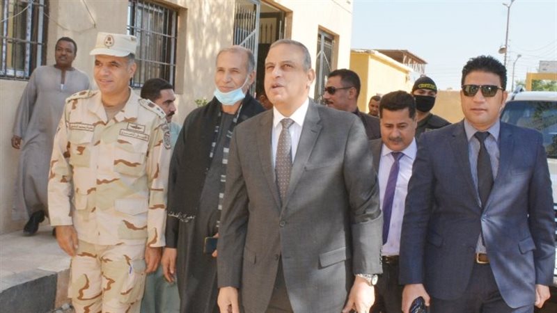 محافظ سوهاج يتفقد