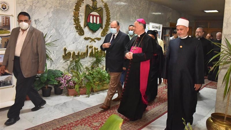 سفير الفاتيكان بأسيوط