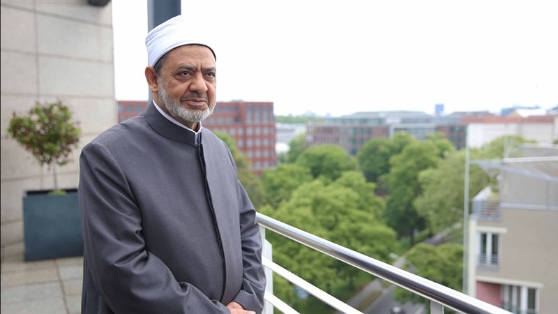  الدكتور أحمد الطيب
