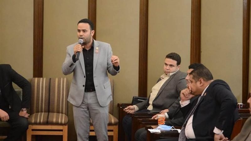  النائب محمود بدر،