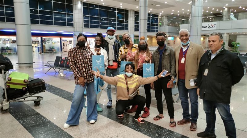 مطار القاهرة يستقبل