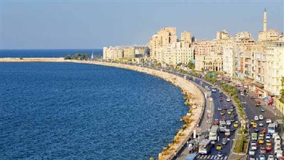 شاهد.. إقبال المواطنين على شواطئ الإسكندرية بعد موجة الطقس السيء 