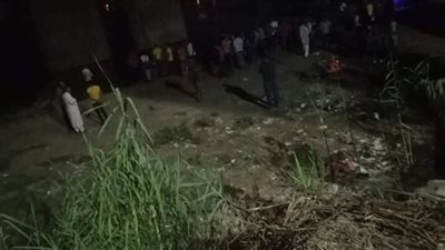 بعد دفن نجلهم.. أهالي قتيل قرية شطا بدمياط يحطمون عددا من المحال والسيارات