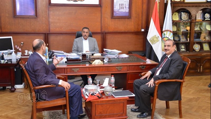 محافظ مطروح وقيادات