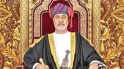 طابع بريد تذكاري بصورة السلطان هيثم في العيد الوطني 51