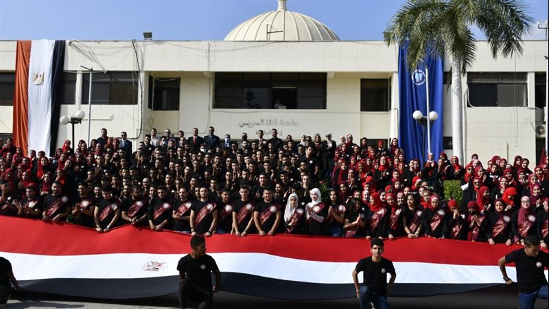 طلاب جامعة قناة السويس